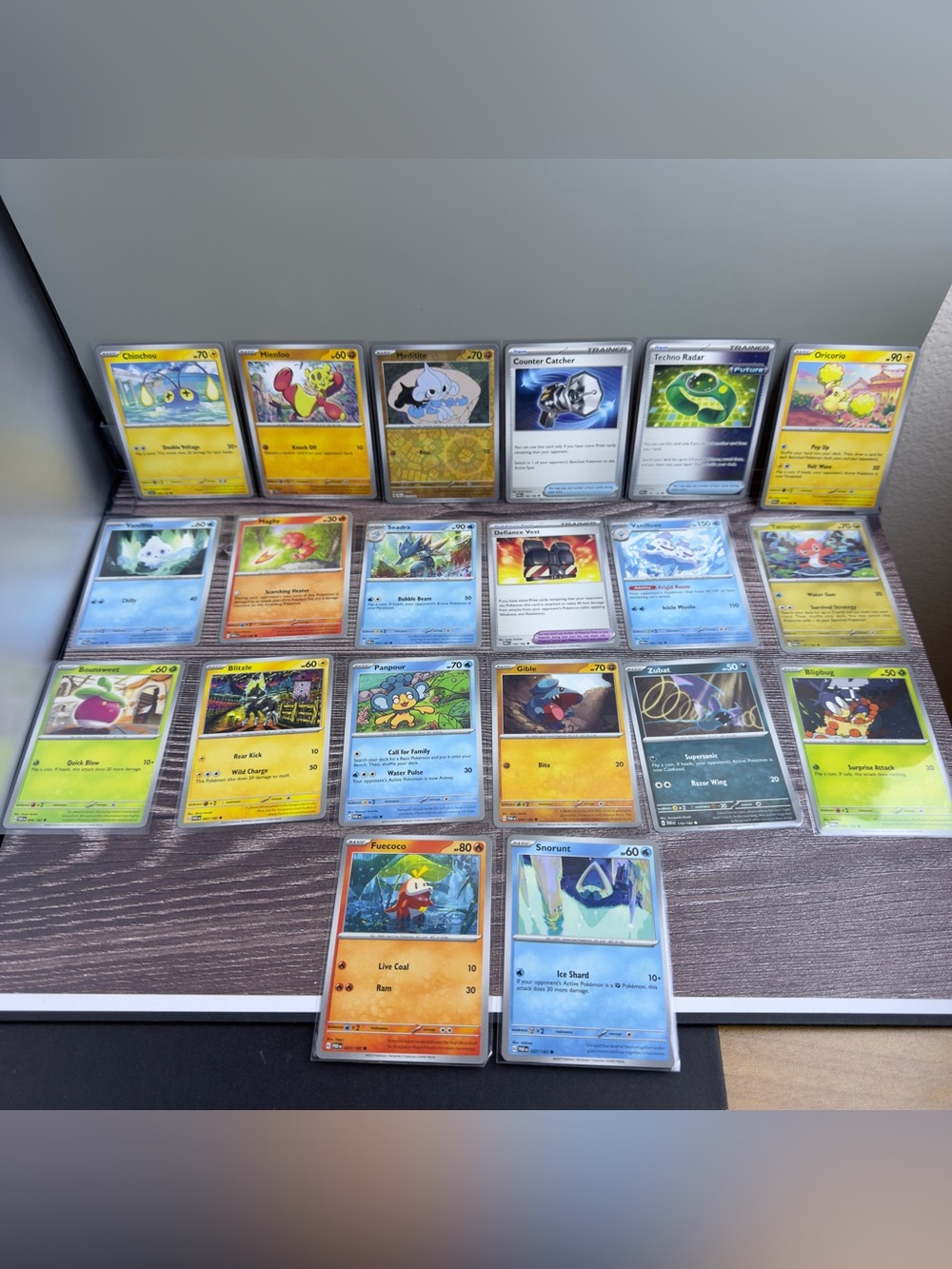 Pokémon TCG Lot of 20 Cards Reverse Holo Meditite Vanilluxe Gible Zubat PAR